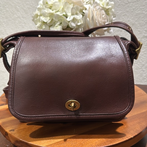 Vintage Coach Legacy Trail Bag in Mahogany Brown - Picture 2 of 14